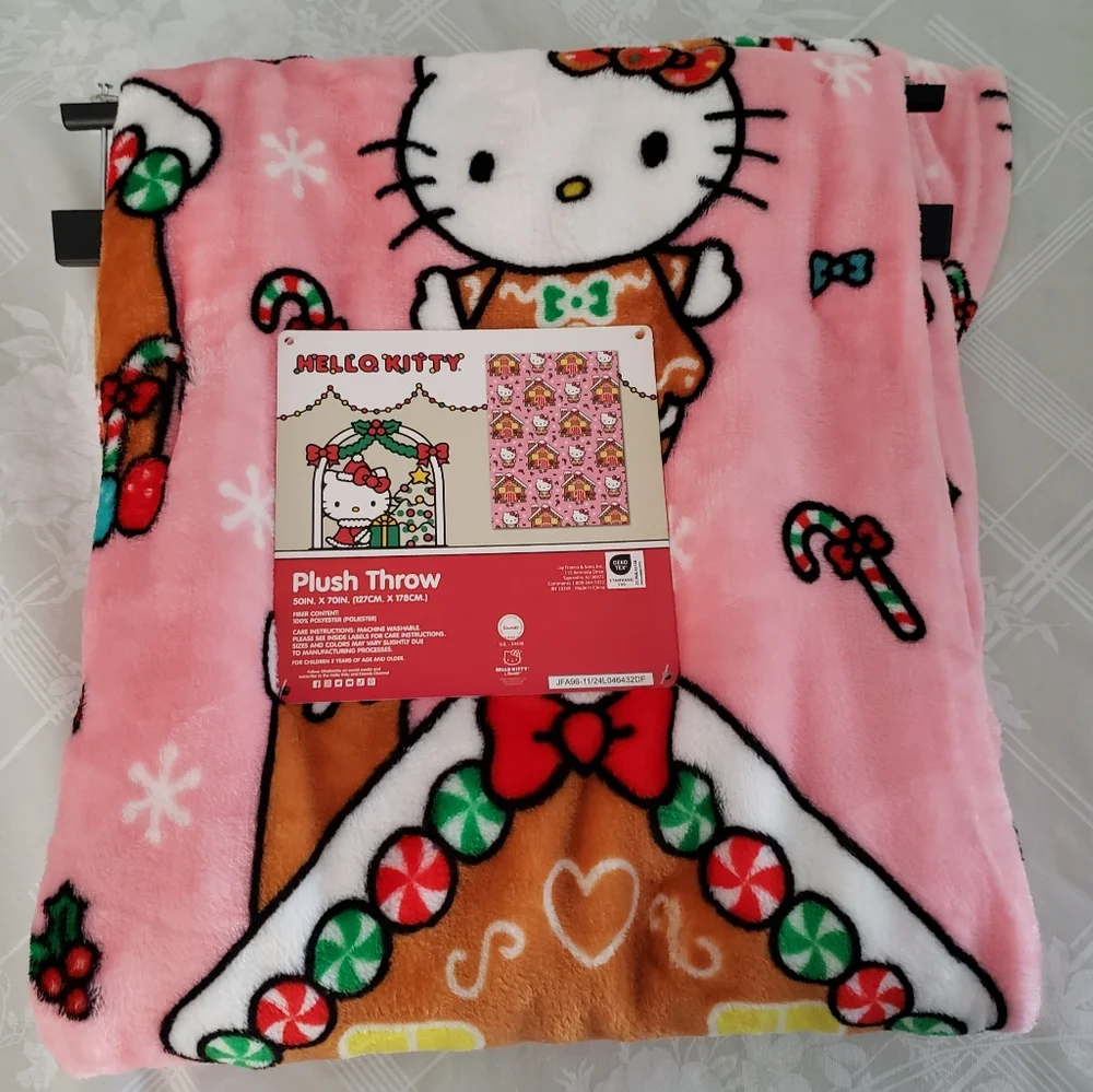 Hello Kitty Gingerbread Christmas Pink Holiday Plush Throw Blanket 50x70 NWT